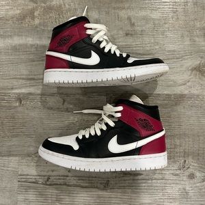 Womens Jordan 1 Mid “Noble Red” Size 7.5 Pre-Owned Condition